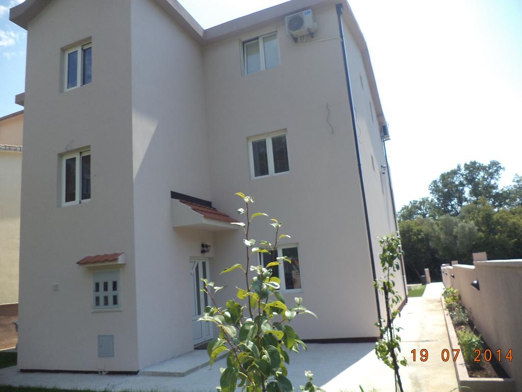 Apartmani Bulajic Tivat Buitenkant foto