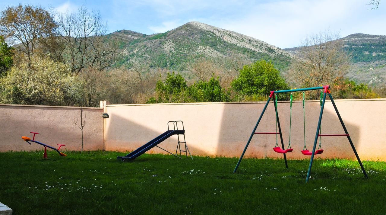 Apartmani Bulajic Tivat Buitenkant foto