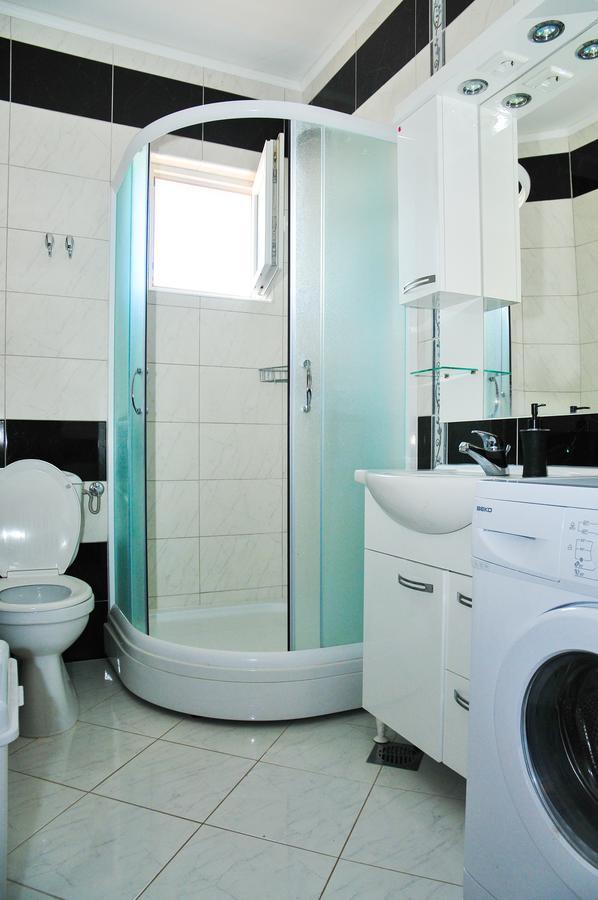 Apartmani Bulajic Tivat Buitenkant foto