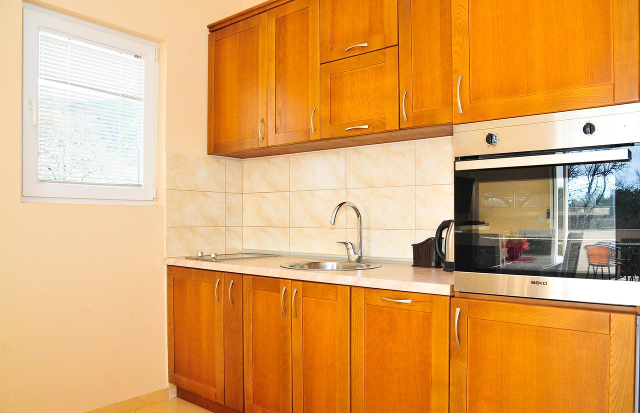 Apartmani Bulajic Tivat Buitenkant foto
