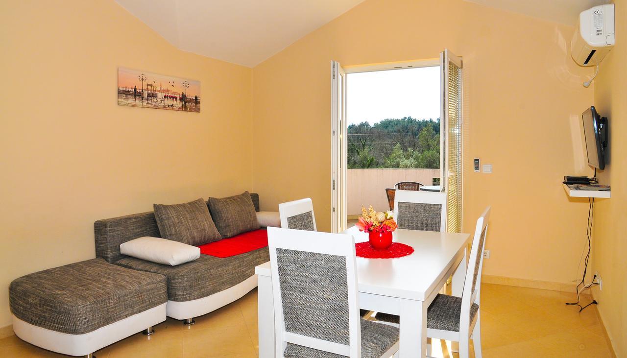 Apartmani Bulajic Tivat Buitenkant foto